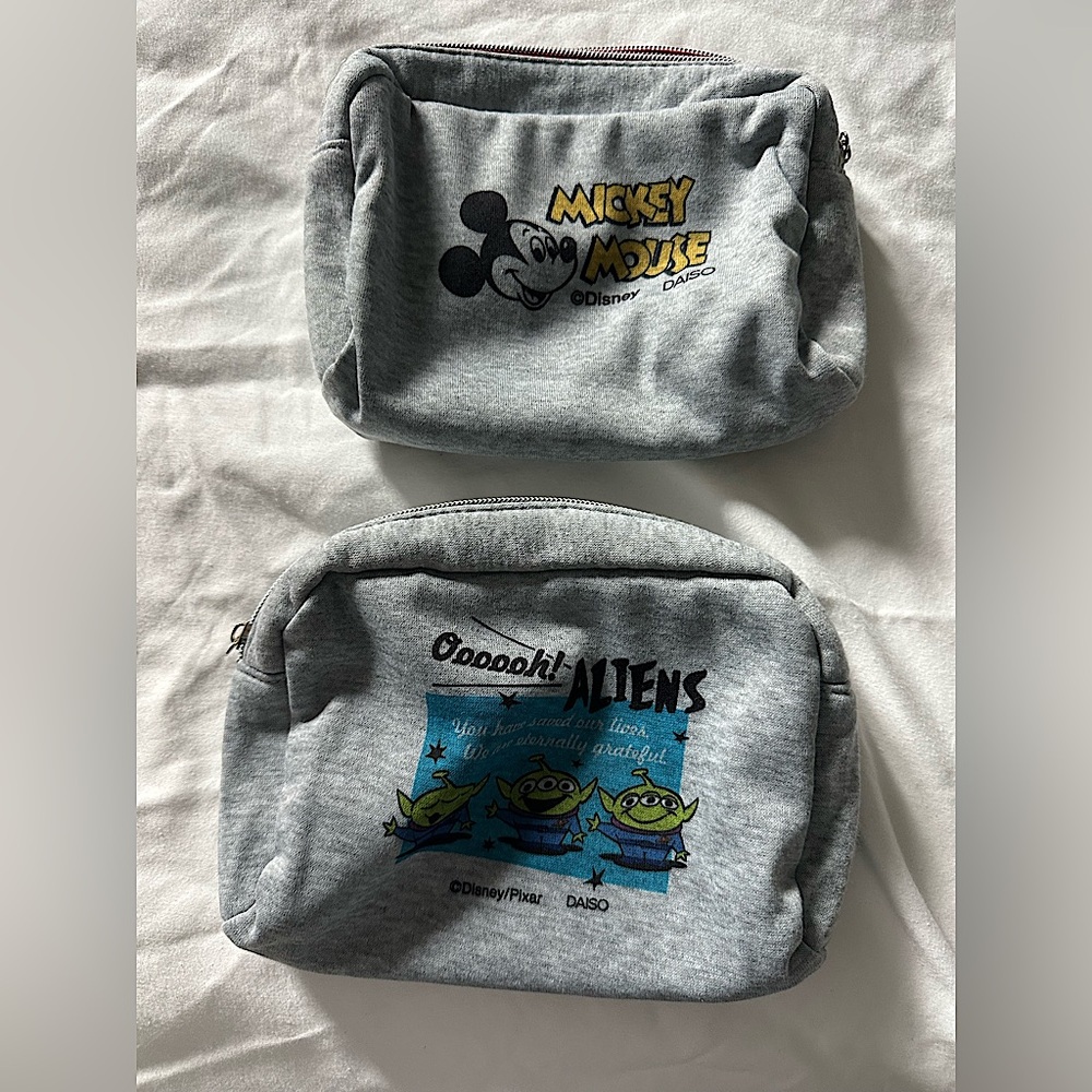 2 unisex Disney Mickey Mouse & Aliens Toiletry Bags-New
